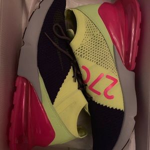 Brand new Nike 270 sneakers